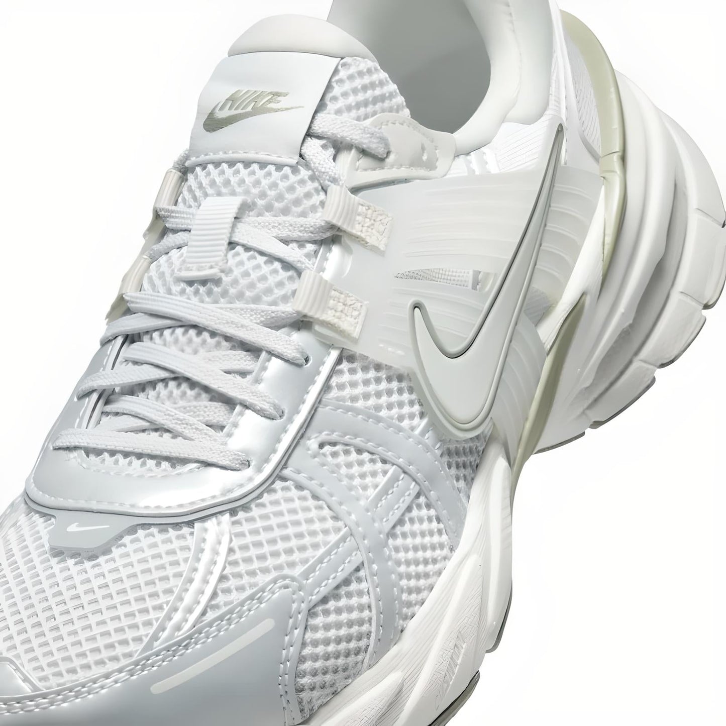 Nike V2K Run - Yuko Sports